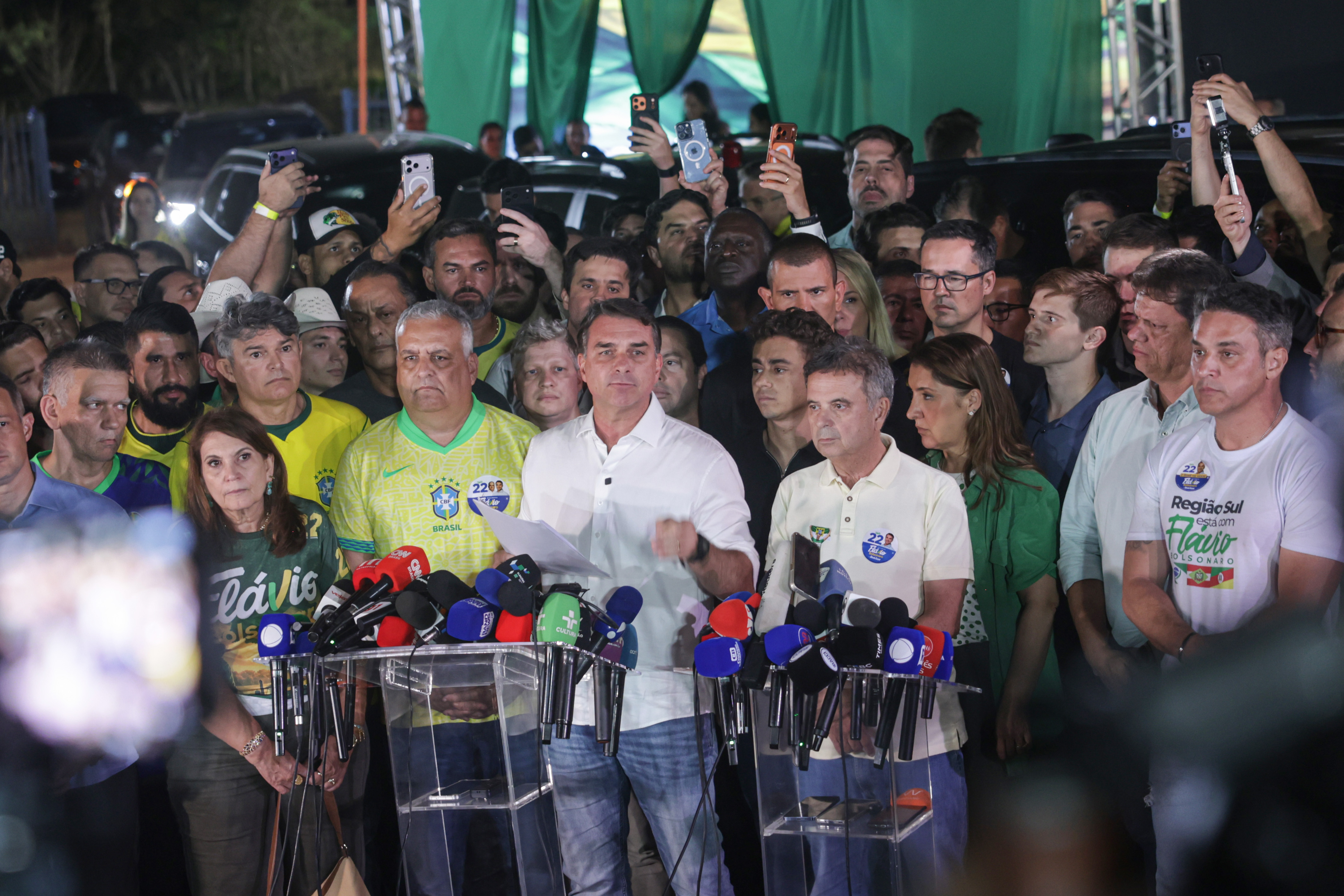 Flávio Bolsonaro viaja para os EUA, confirmam pessoas próximas à família